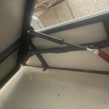 Garanti Kapsamındaki Bazanın Çökmüş Olması, Servis Gecikmesi Ve Saygısız Tutum
