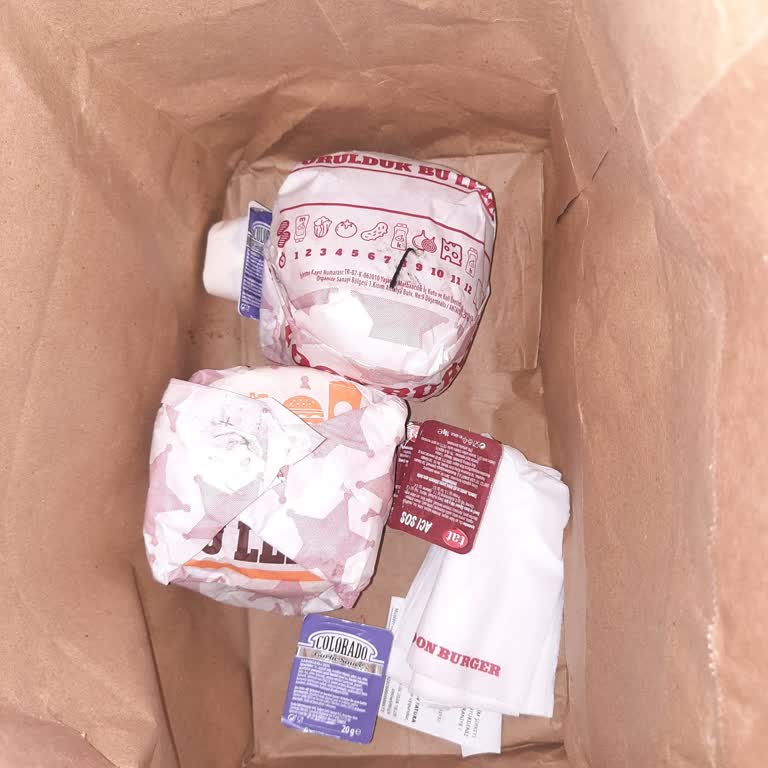 Eksik Burger Ve Müşteri Hizmetlerine Ulaşılamaması Nedeniyle Sipariş 230 İçin Tam İade Talebi