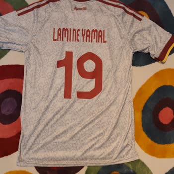 Formabahçesi Instagram Sayfasından Gelen Forma Görsellerle Uyuşmuyor Ve Cevap Almıyor