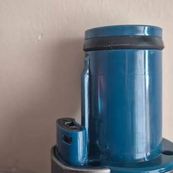 Philips Aqua Plus 8000 Elektrik Süpürgesinde Boru Kilidi Tırnakları Kırıldı; Garanti Kapsamında Ücretsiz Onarım Talebi
