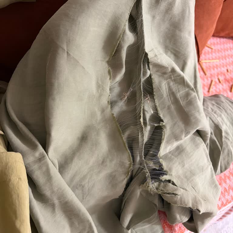 LCW Pantolonunun İlk Giyişte Dikişlerinin Sökülmesi Ve Tam İade Talebi