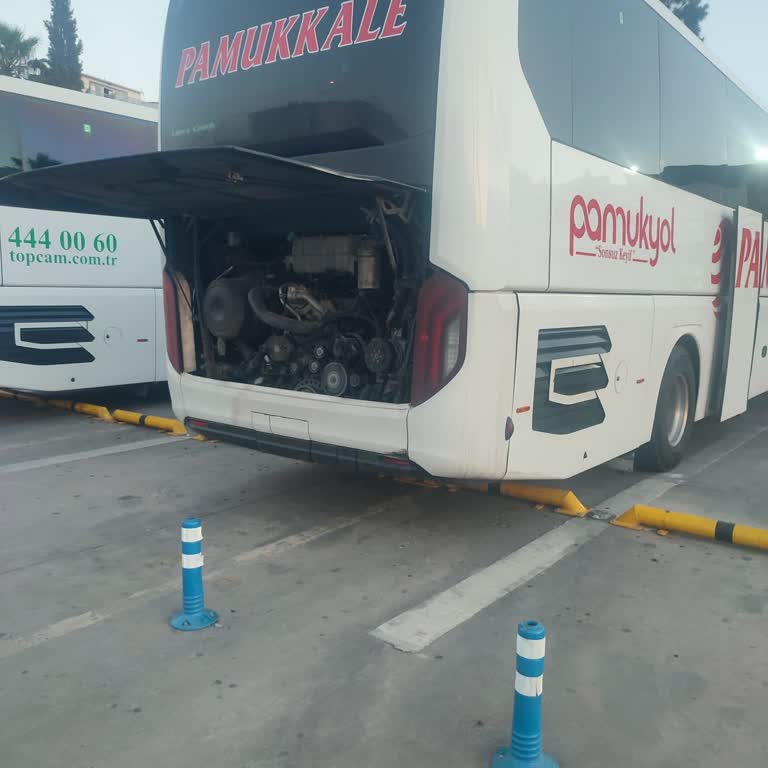Pamukkale Turizm Bodrum-İzmir Seferinde Otobüs Motorunda Kıvılcımlar Çıktı