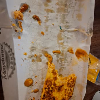 Yemek İçinden Çıkan Plastik Parça Sağlık Riski Ve Ücret İadesi Talebi