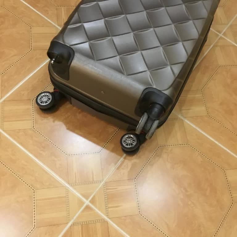 Bavulumun Tek Tekerleği Koptu Ve Personel Saygısız Davrandı