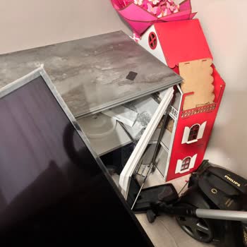 Konsolun Ayağının Kırılması Nedeniyle TV Ekranının Hasar Görmesi Ve Tazmin Talebi