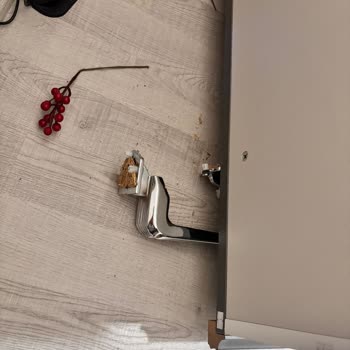 Konsolun Ayağının Kırılması Nedeniyle TV Ekranının Hasar Görmesi Ve Tazmin Talebi
