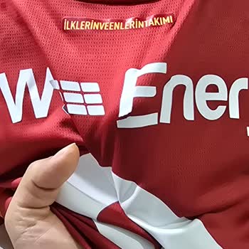 Çocuk Formasındaki İsim Baskısı Hemen Soyuluyor