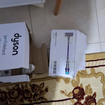 Dyson Servisinde Özensiz Paketleme Ve Hasarlı Ürün Geri Gönderimi