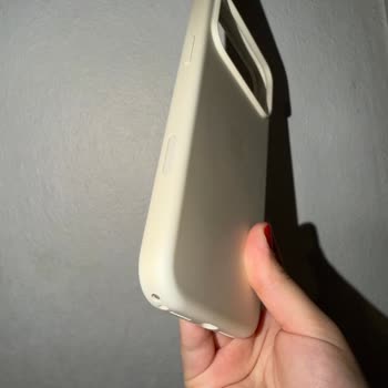 Apple Magsafe Silikon Kılıfın 1 Aylık Kullanımda Sararması Ve Garanti Reddi
