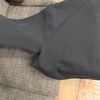 Nike Eşofman Üstündeki Görünmeyen Lekeler Nedeniyle Değişim Ve İade Talebi