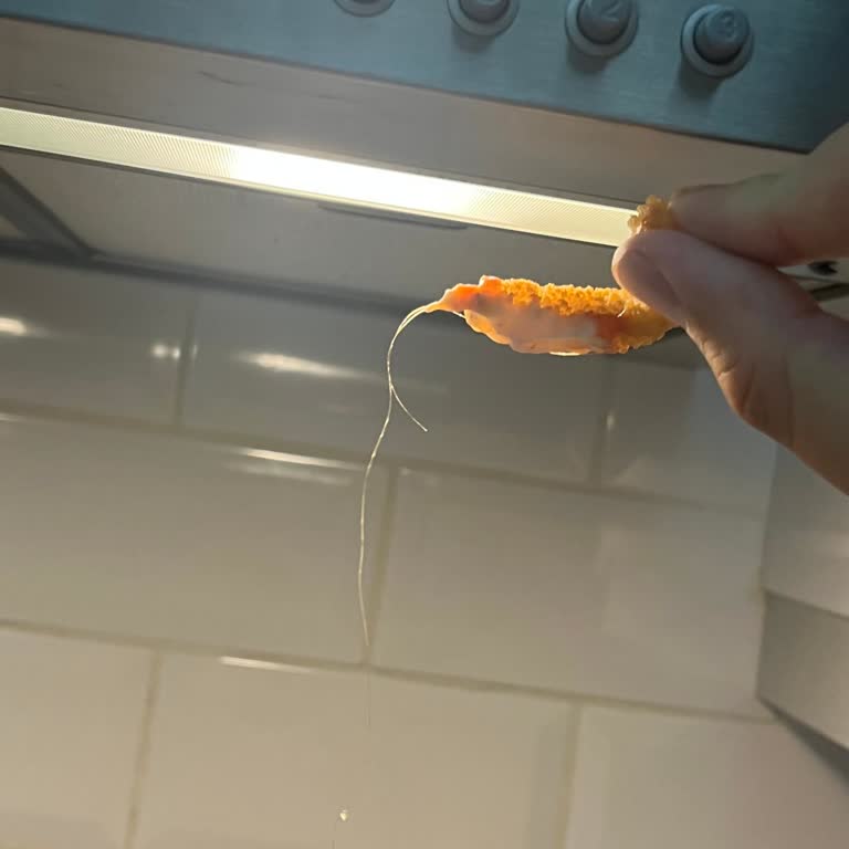 Popeyes Şubesinde Saç Çıkan Soğan Halkası Ve Eksik Ürünler