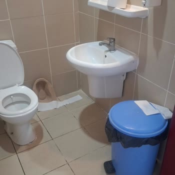 Gazi Yaşargil Eğitim Araştırma Hastanesi Acil Durumda Hastanın 42°c Ateşi İhmal Edildi