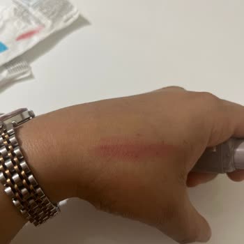 Maybelline 005 Serum Rujun Rengi Ambalajı Yanıltıyor: İade Talebi