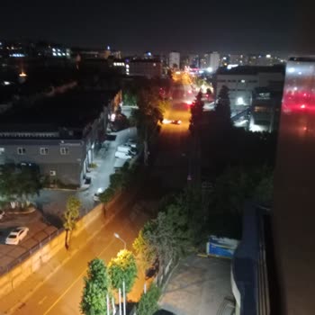 Yenibosna Merkez Mahallesinde Sokak Lambalarının Yanmaması Güvenlik Sorunu Oluşturuyor