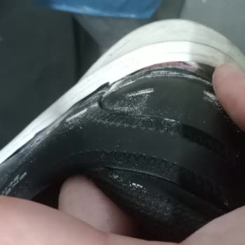 Skechers Ayakkabısının Tabanındaki Üretim Hatası Ve Kalite Sorunu