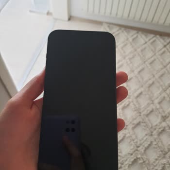 Kusurlu Iphone, Botlarla Oyalama Ve Kişisel Veri Güvenliği Sorunu