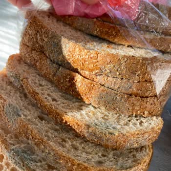 Şok Market’ten UNO Tost Ekmeğinde Küflenme Ve Ağır Koku Şikayeti