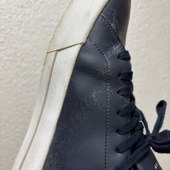 Boyner Mağazasında İlk Kullanımdan Beyaz Lekeli Sneaker Ve Yetersiz Açıklama