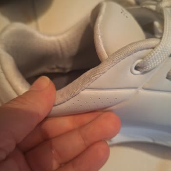 Az Kullanıma Rağmen Skechers Ayakkabının İç Astarında Yırtılma Ve N11'in İade Red Kararı