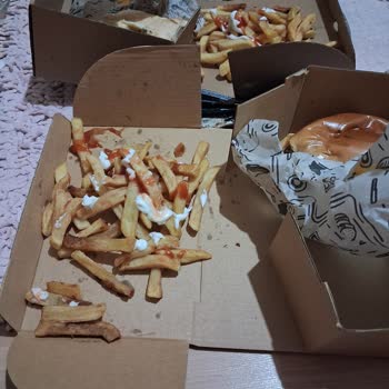 Yanmış Hamburger Ve Bayat Patates İçin İade Reddi