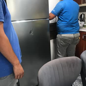 Samsung Hasarlı Buzdolabı Ve Servis Personelinin Saygısız Tutumu