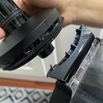 Dyson V16 Süpürgenin Kırılan Plastik Parçası Garanti Dışı