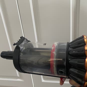 Dyson V16 Süpürgenin Kırılan Plastik Parçası Garanti Dışı