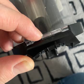 Dyson V16 Süpürgenin Kırılan Plastik Parçası Garanti Dışı