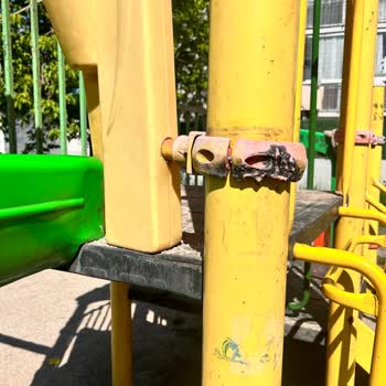 Güllük Parkı Hijyen Sorunu Ve Yetersiz Oyun Alanı