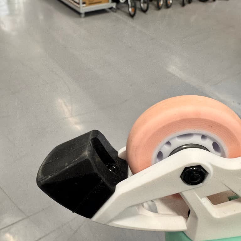 Oxelo Play 5 Çocuk Pateninin Fren Pabucu Bulunamıyor