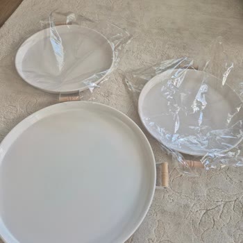 Kırık, Ezik Ve İdrar Kokulu Yanlış Tepsi Seti