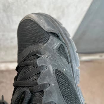 Skechers Ayakkabısının Dikiş Açması Ve Amazon İade Politikasıyla İlgilenmemesi