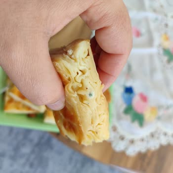Küflü Su Böreği İçinde Siyah Küf Görüldü