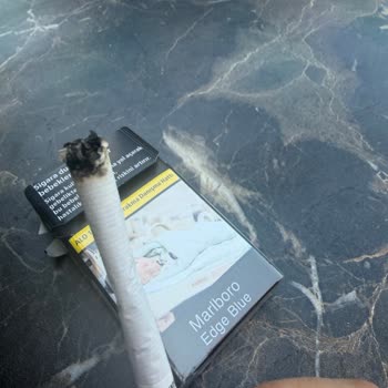 Marlboro Edge Blue Sigara Paketlerinde Odun Parçaları Ve Sağlık Riski