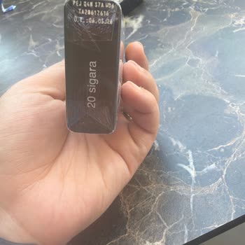 Marlboro Edge Blue Sigara Paketlerinde Odun Parçaları Ve Sağlık Riski