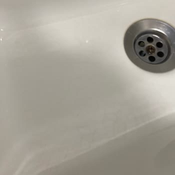Turkuaz Seramik Daha Bir Yıl Bile Dolmadan Sarı Sarı Lekeler Oluşmaya Başladı