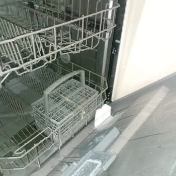 Kumtel Bulaşık Makinesi Kurulumunda Dikkatsizlik Ve Su Sızıntısı