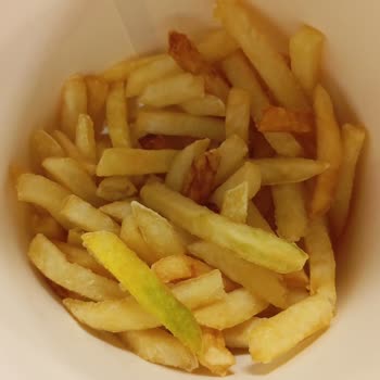 Burger King Zafer Şubesinde Bozuk Patates Kızartması Ve Hijyen Endişesi