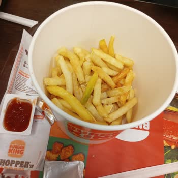 Burger King Zafer Şubesinde Bozuk Patates Kızartması Ve Hijyen Endişesi