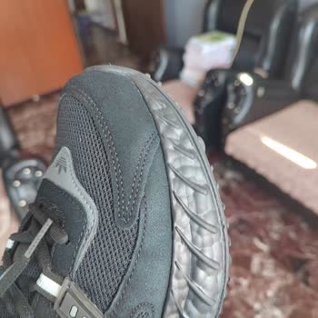 Ayakkabı Temizleyicisi Renk Solması Ve Kalıcı Hasar Yaptı, Şirket Boyama İle Gizlemeye Çalıştı