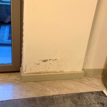Renix Duvarlar Tamamlanmadan Öylece Bırakıldı