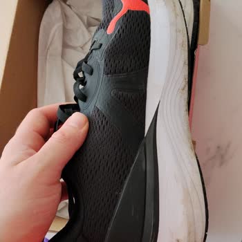 Sol Ayakta Sıkma Ve Ağrı Nedeniyle Puma Ayakkabısının Değişimi Talebi