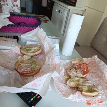 Tavuksuz Hamburger Ve Eksik İçecek Nedeniyle Tam İade Talebi