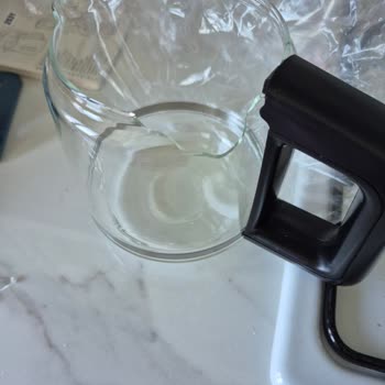 Philips HD7301 Çay Makinesinin Üst Cam Demliği Kırıldı, Garanti Desteği Bekleniyor