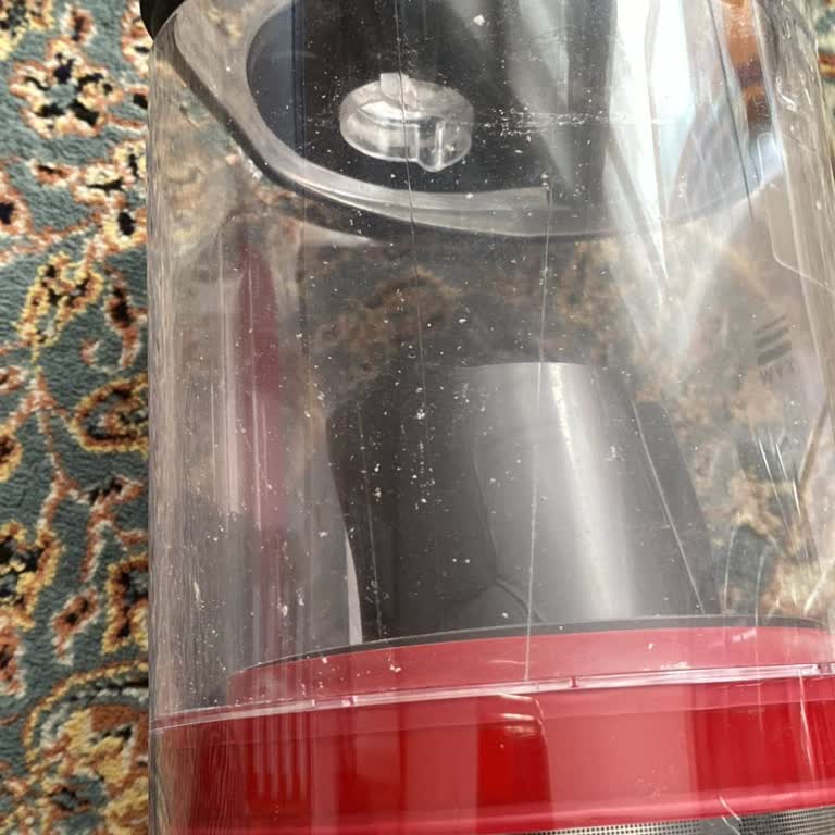 Dyson Süpürgemin Çöp Haznesindeki Çatlak İçin Ücretsiz Değişim Talebi