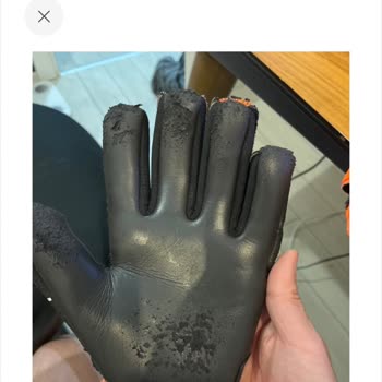 Uhlsport Kaleci Eldivenindeki Hızlı Parçalanma Ve Hepsiburada’nın Yanıtsız İade Süreci