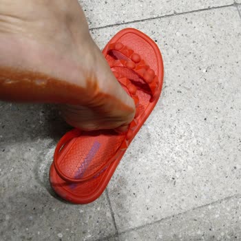 Ayak Tabanını Boyayan Sandalet, Çözüm Bulamayan Müşteri Hizmeti