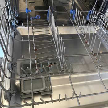 Teka Bulaşık Makinesinde Sepetlerde Tekrarlayan Paslanma Ve Ücretli Değişime Rağmen Sorun