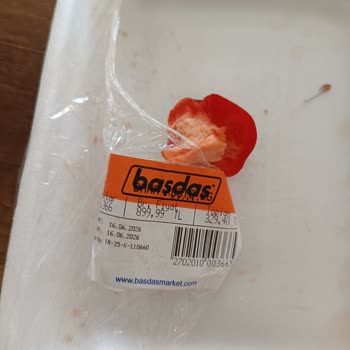 Torbalı Başdaş Markette Kıymada Zımba Parçası Çıktı, Sağlık Endişesi