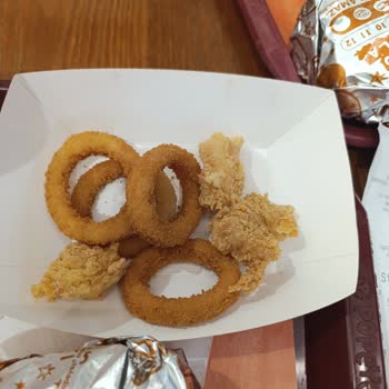 Popeyes Çeşme Şubesinde Küçük, Soğuk ve Görseliyle Uyuşmayan Porsiyon